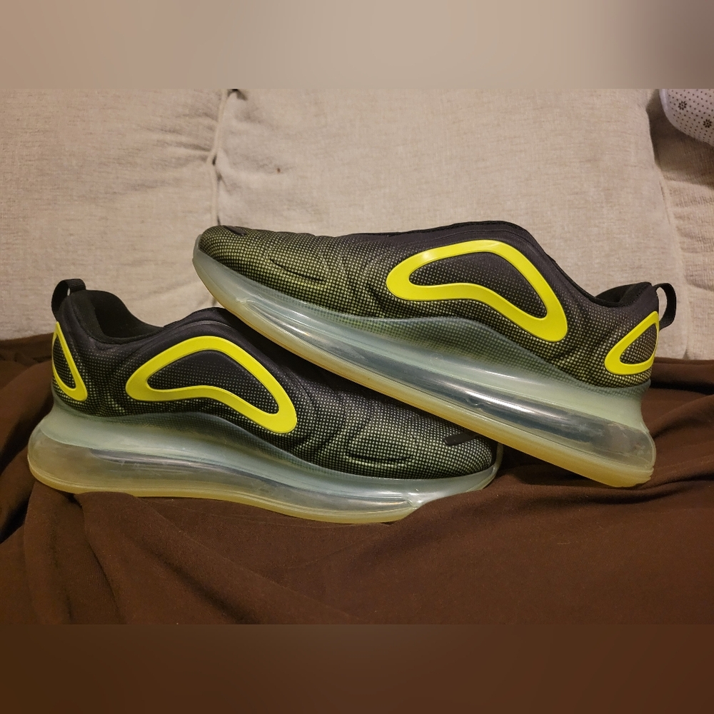 Air Max 720 'Neon Collection